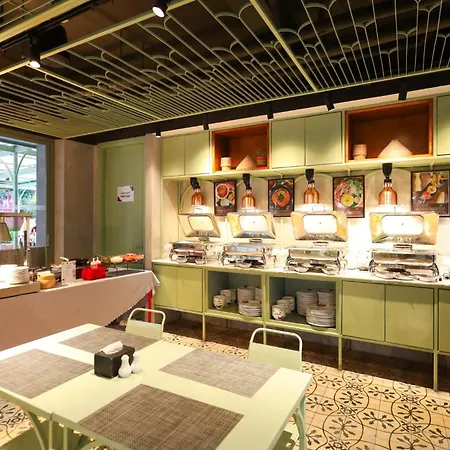 Samsen Street Hotel