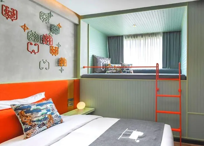 Samsen Street Hotel