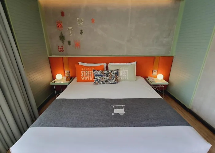 Samsen Street 4*