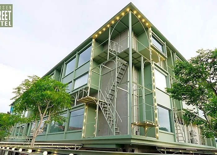 Samsen Street Hotel 4*