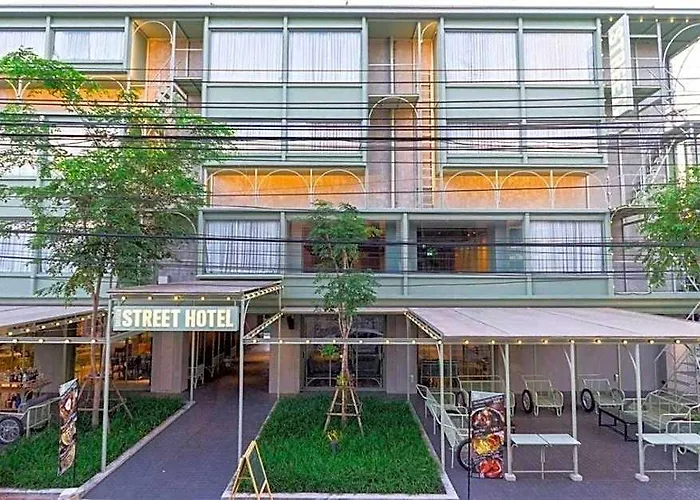 Samsen Street