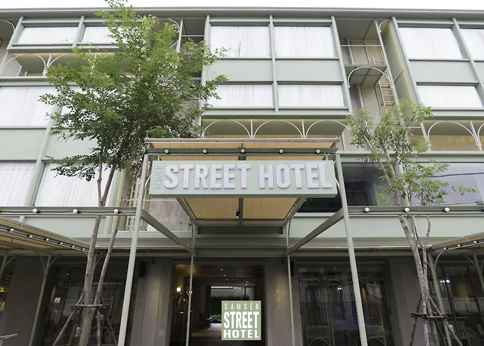 מלון Samsen Street 4*