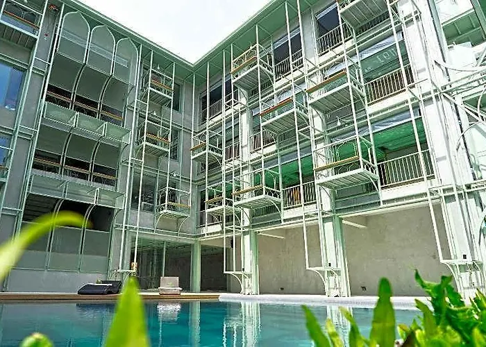 Samsen Street Hotel